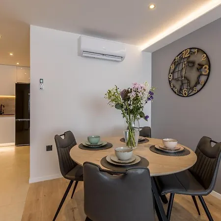 The Little Apartamento *